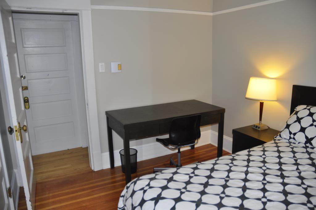 Moncton Suites - Apartments Across Georges Dumont Экстерьер фото