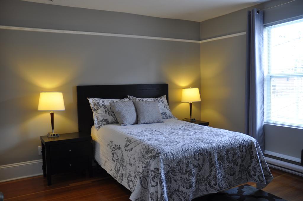 Moncton Suites - Apartments Across Georges Dumont Экстерьер фото