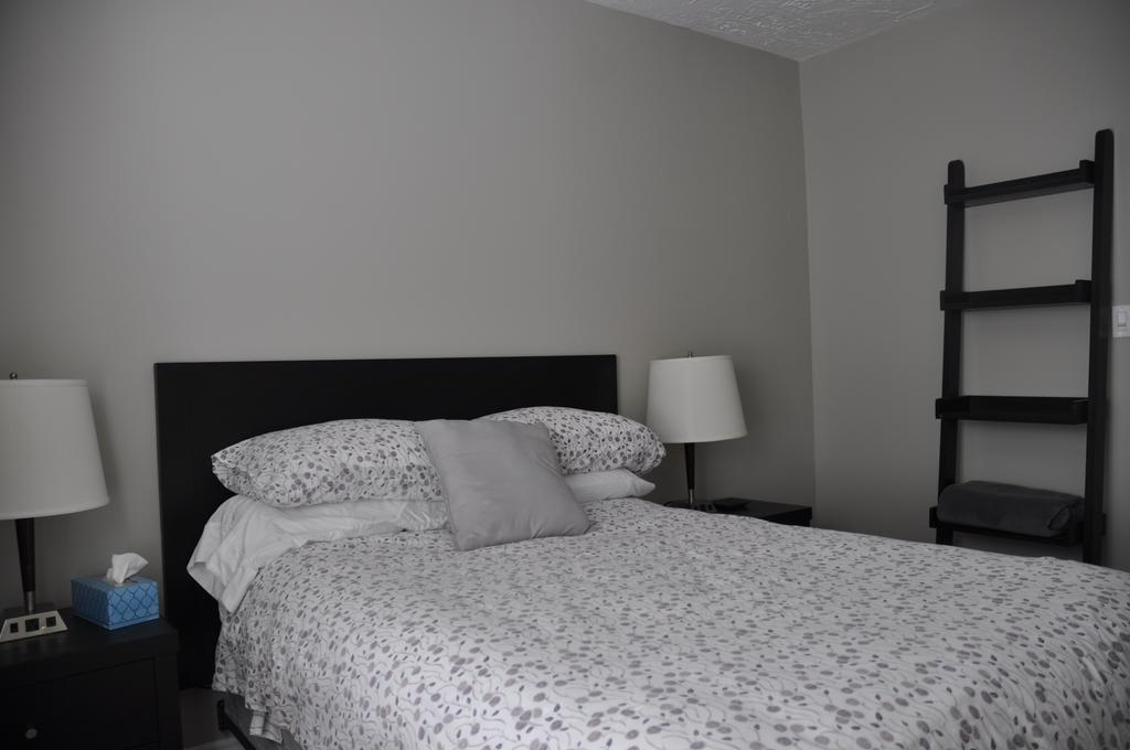 Moncton Suites - Apartments Across Georges Dumont Экстерьер фото