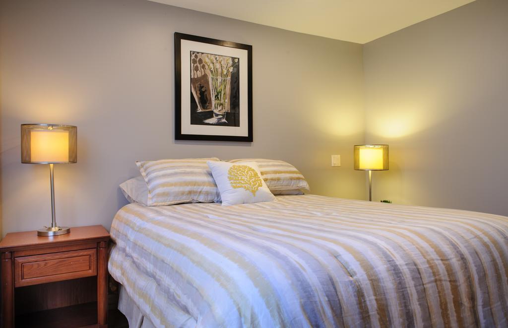 Moncton Suites - Apartments Across Georges Dumont Экстерьер фото