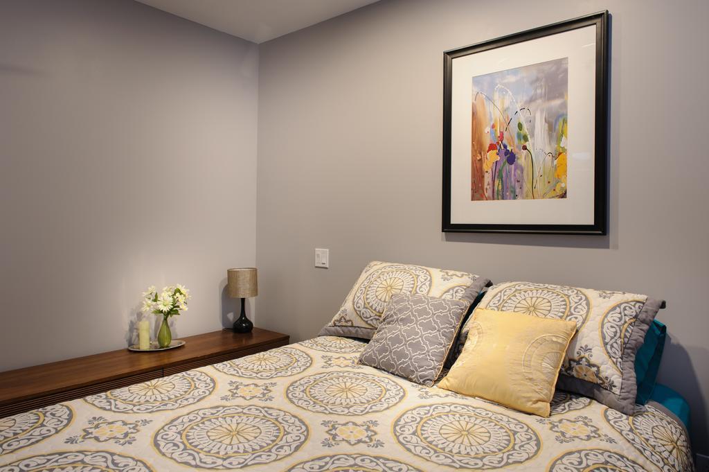 Moncton Suites - Apartments Across Georges Dumont Экстерьер фото