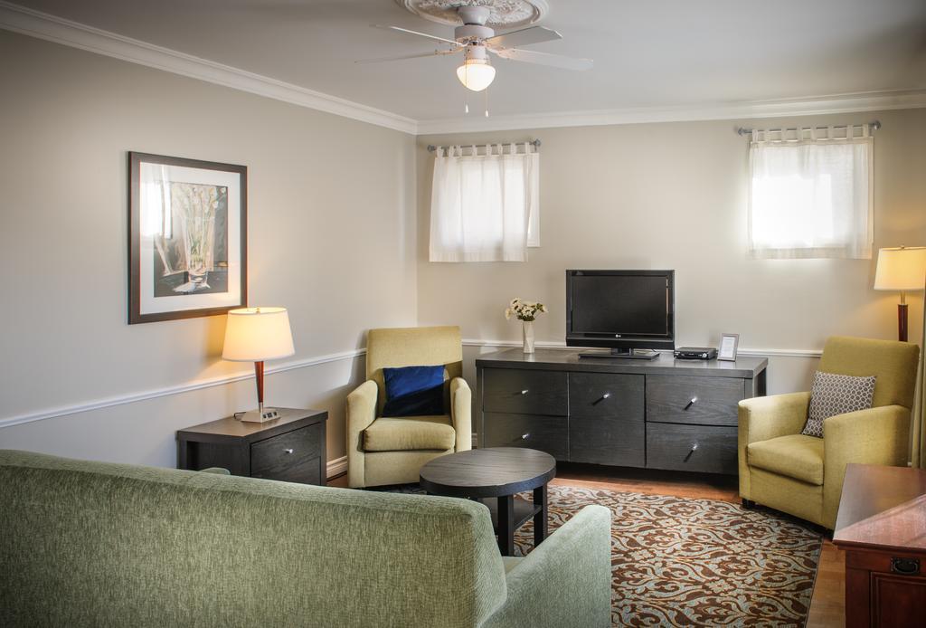 Moncton Suites - Apartments Across Georges Dumont Экстерьер фото