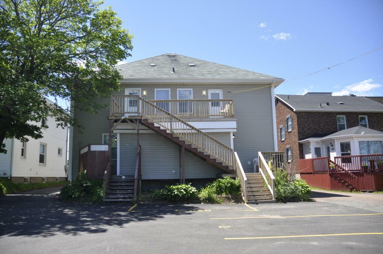 Moncton Suites - Apartments Across Georges Dumont Экстерьер фото