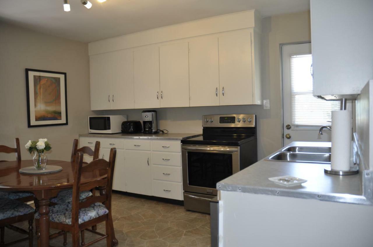 Moncton Suites - Apartments Across Georges Dumont Экстерьер фото