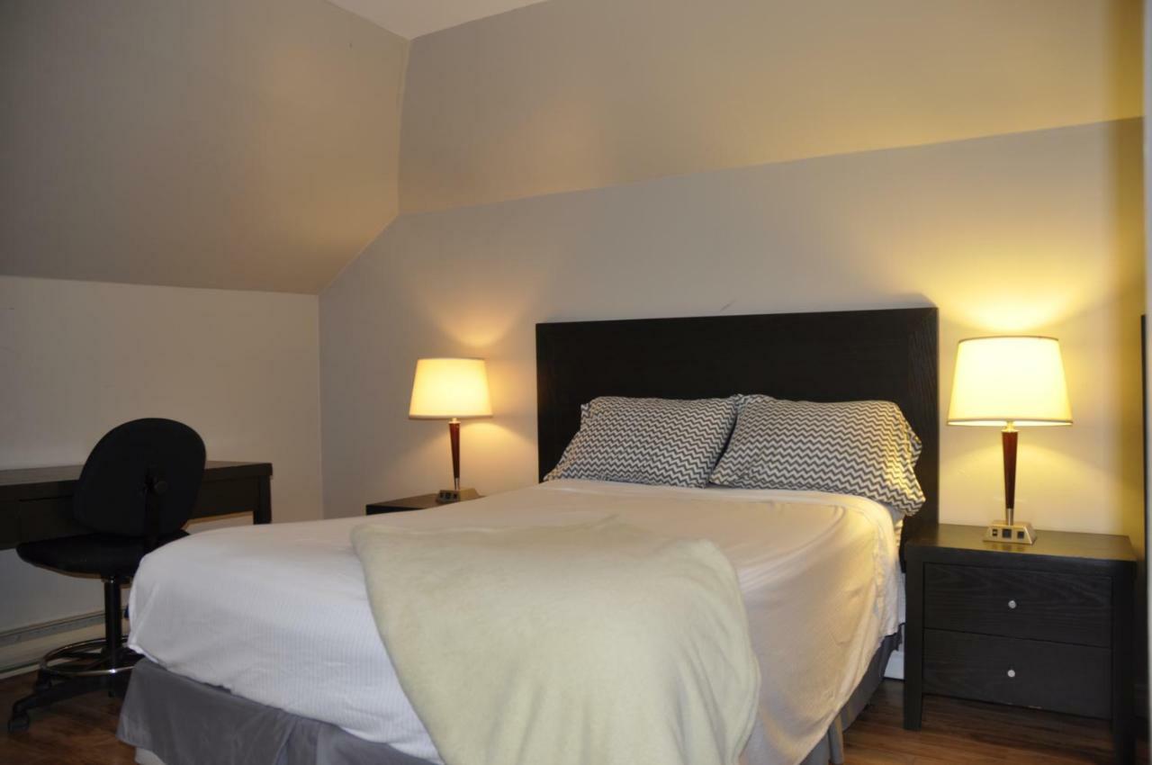Moncton Suites - Apartments Across Georges Dumont Экстерьер фото