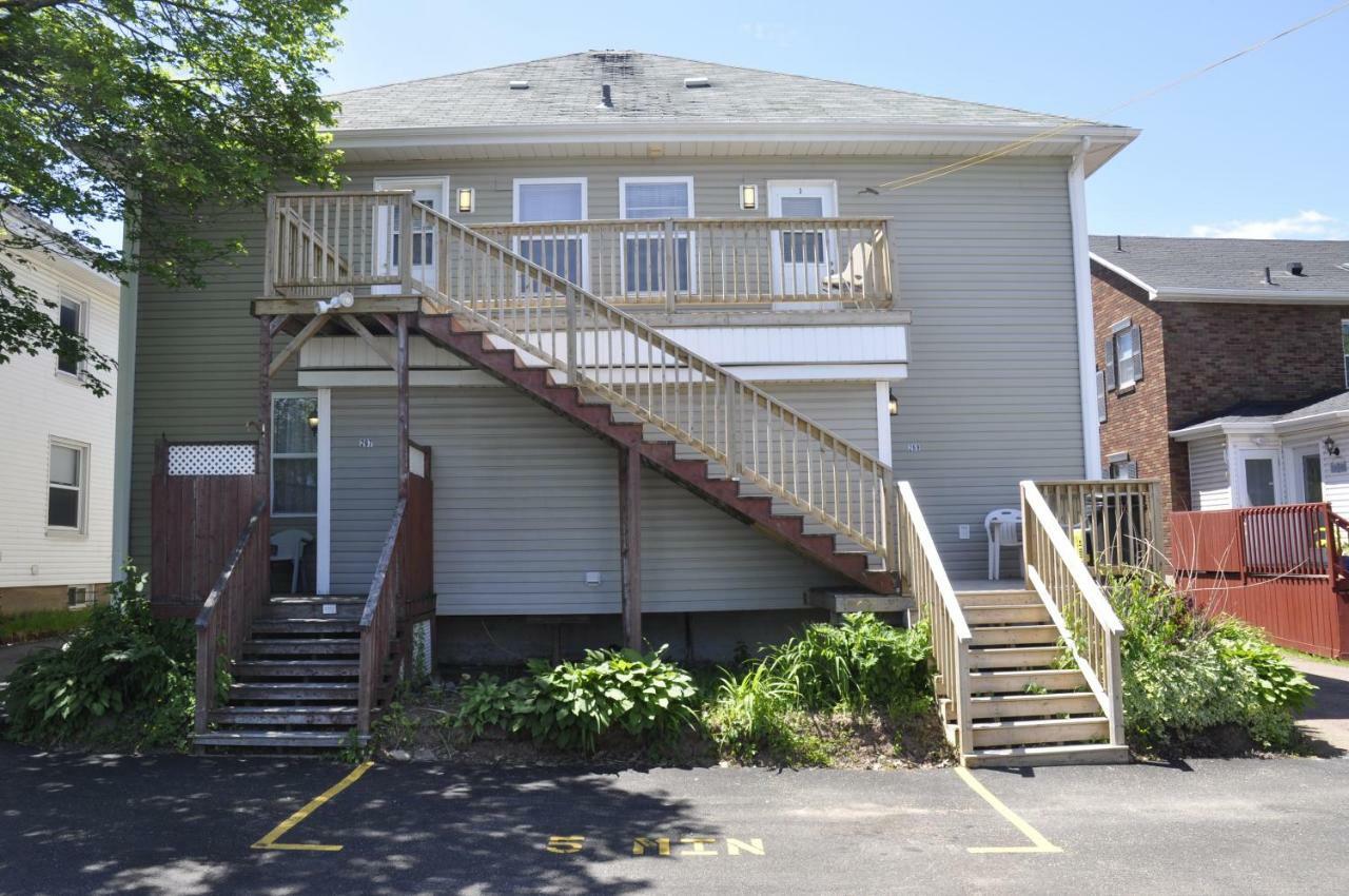 Moncton Suites - Apartments Across Georges Dumont Экстерьер фото